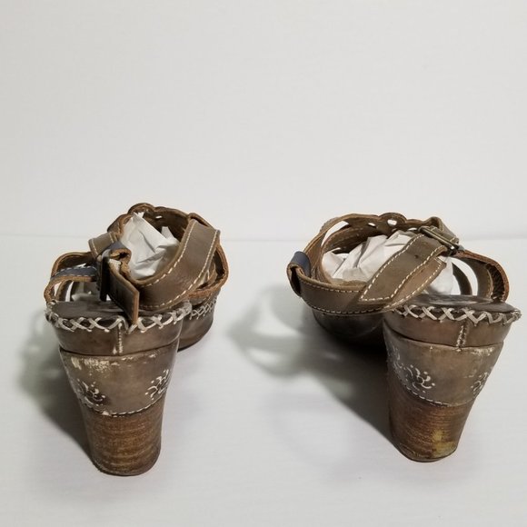 L'Artiste Strappy Floral Cutout Heeled Sandals - Picture 5 of 9